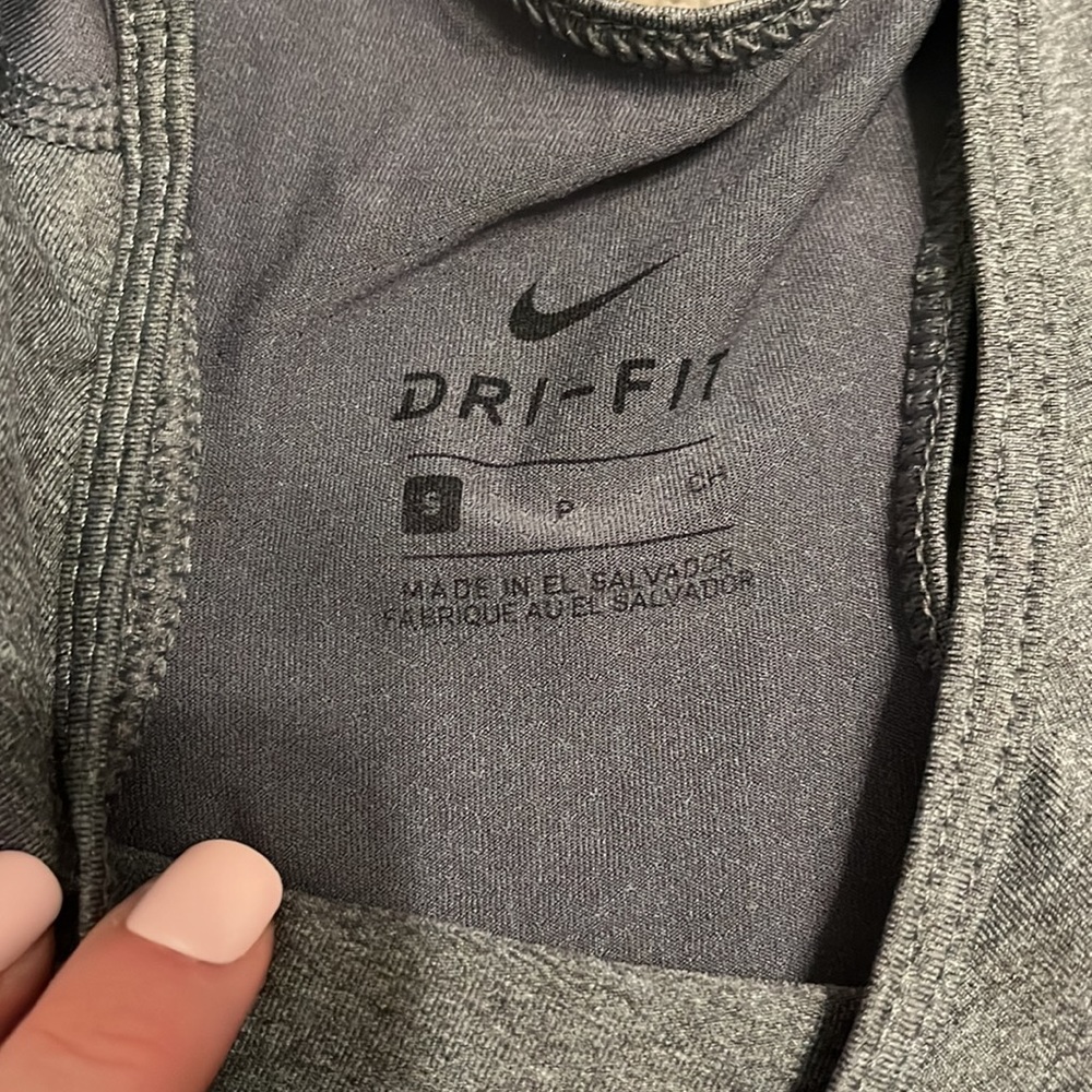 Two Nike Tank Tops - Picture 2 of 4